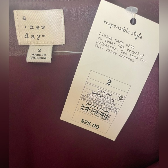 A New Day Faux Leather Mini Skirt in Burgundy NWT Size 2 - Picture 4 of 5